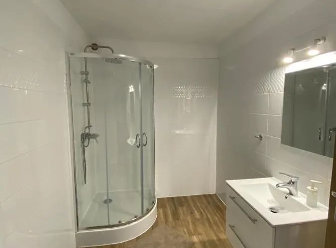 Гостевой дом Nad Zalewem 10 Km Od Legnicy 3*